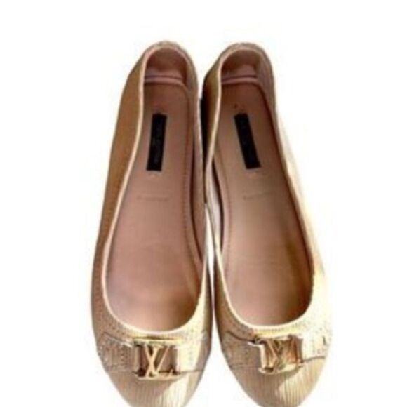 Louis Vuitton Flats - Picture 1 of 16